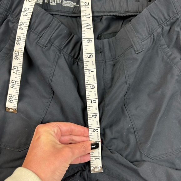 REI CO OP Women’s Black Regular Fit Outdoor pant size: 10 Petite - Picture 8 of 9